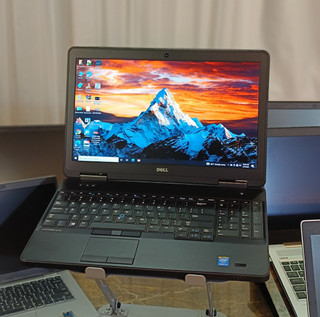 DELL PRECISION لپتاپ دل پریسیژن Core i5 نسل 4 رم 8 و ssd 256
