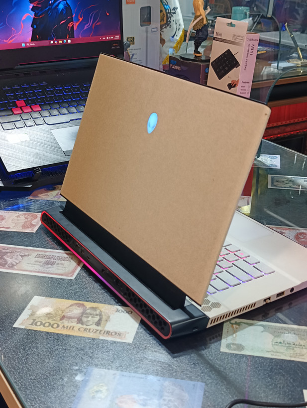 DELL ALIENWARE I9 RTX 2080 4K دل الینویر